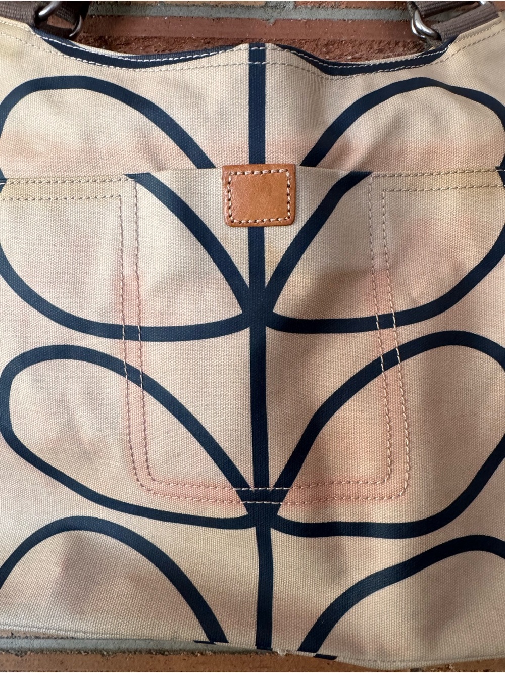 Orla Kiely Classic Linear Stem Shoulder Bag - Picture 4 of 4